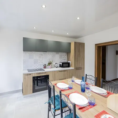 Appartement Gîte les Mésanges Vertes *
